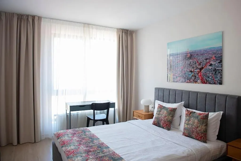 New York: A Spacious Modern Apartment With Parking Sofie Bulharsko