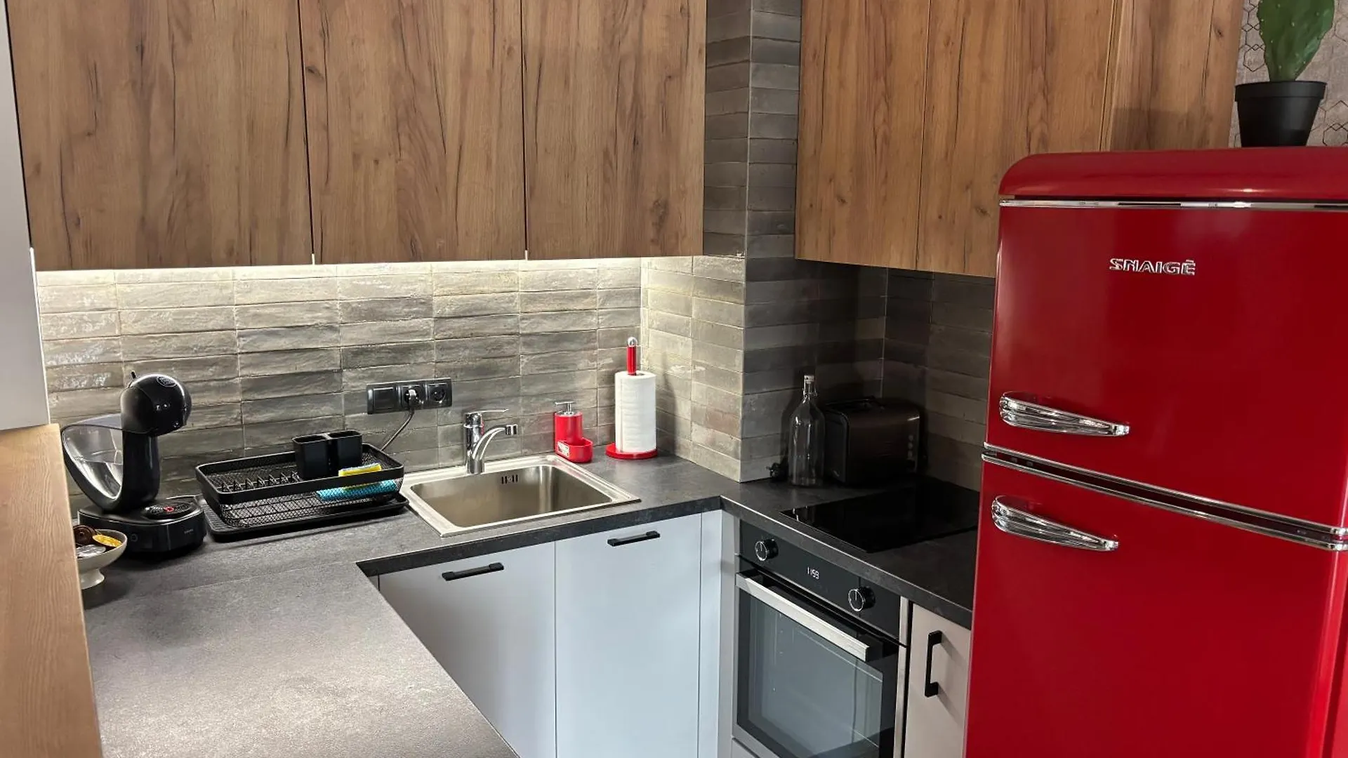 New York: A Spacious Modern Apartment With Parking Sofie